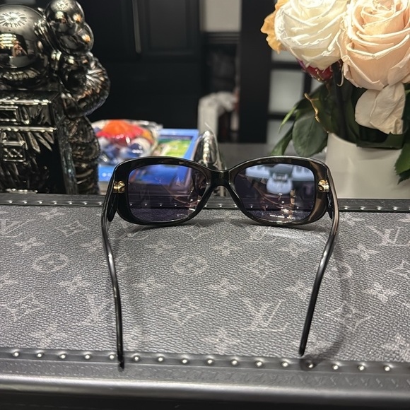 Vintage Chanel Women’s Sunglasses - Picture 5 of 9
